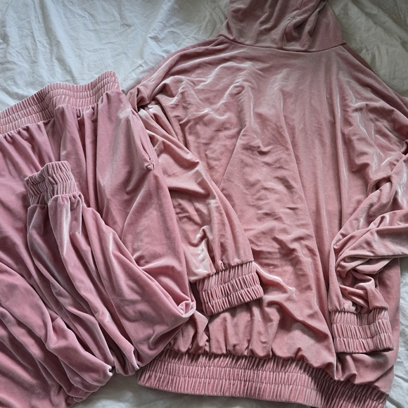 NWOT Laina Rauma Pink Velour Jogger and zip up hoodie set dance - Picture 11 of 12